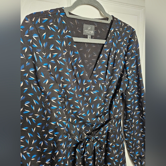 Adrianna Papel Chic Black and Blue Patterned Dress wrap style Size 8 - Picture 9 of 14